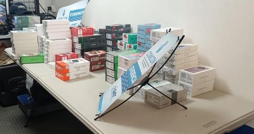 Los art&iacute;culos incautados conservaban su empaque. (Foto: PNC)