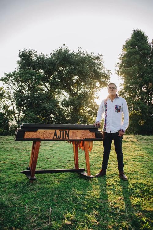 &Oacute;scar Ajin inici&oacute; en la m&uacute;sica a los 17 a&ntilde;os. (Foto: cortes&iacute;a de Grupo Ajin)