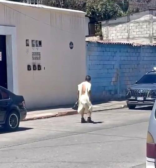 Testigos afirmaron que se trataba de un paciente que se fug&oacute;. (Foto: Redes sociales)