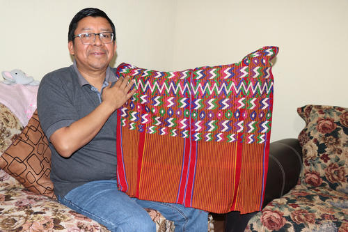 El libro utiliza la matem&aacute;tica para valorar el arte textil. (Foto: Julio Bala/Colaborador)