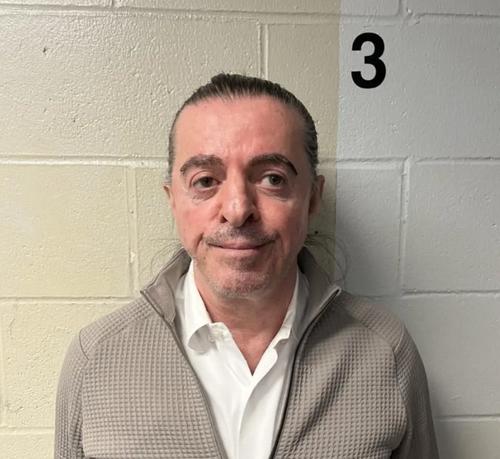 Ljatif "Tony" Ramadani admiti&oacute; que hab&iacute;a ofrecido dinero a las v&iacute;ctimas, pero asegur&oacute; que era para ayudarlas mientras no ten&iacute;an empleo. (Foto: CT Insider)