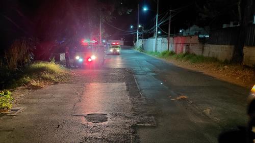 Socorristas arribaron al kil&oacute;metro 13 de la ruta tras ser alertados de gritos de auxilio. (Foto: Bomberos Municipales)