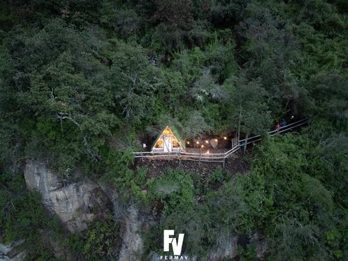 Uno de los puntos m&aacute;s llamativos es el mirador tem&aacute;tico y la caba&ntilde;a. (Foto: Fermav)