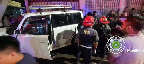 Bomberos Municipales de Mixco atendieron la emergencia. (Foto: Bomberos Municipales Mixco)