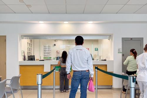 Los bancos atender&aacute;n hasta el medio d&iacute;a del mi&eacute;rcoles 1 de abril. (Foto ilustrativa: Shutterstock)
