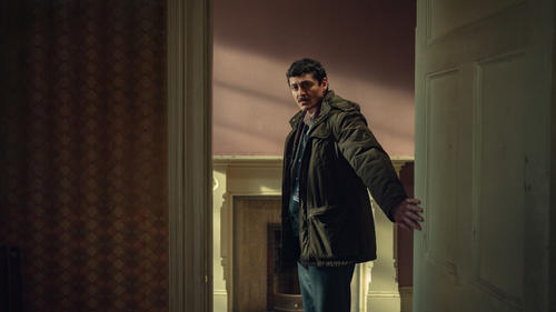 Akram Salim es interpretado por el actor Alexej Manvelov. (Fuente: X)