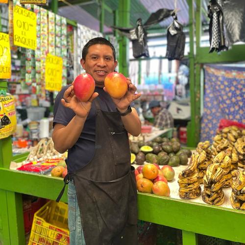 Puestos de venta ofrecen productos frescos y tradicionales de la &eacute;poca. (Foto: Municipalidad de Guatemala)