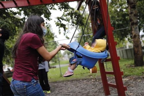 Los juzgados de la ni&ntilde;ez deber&aacute;n priorizar entornos familiares sobre la institucionalidad. (Foto: Cortes&iacute;a)
