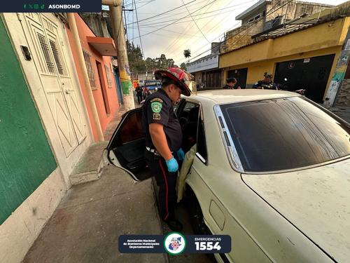 El cuerpo presentaba se&ntilde;ales de violencia. (Foto: Bomberos Municipales Departamentales)