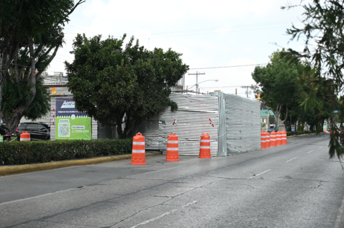 En la calle Mont&uacute;far, zona 9, se redujo a un carril para avanzar en los trabajos. (Foto: Jos&eacute; Luis Pos/Colaborador)
