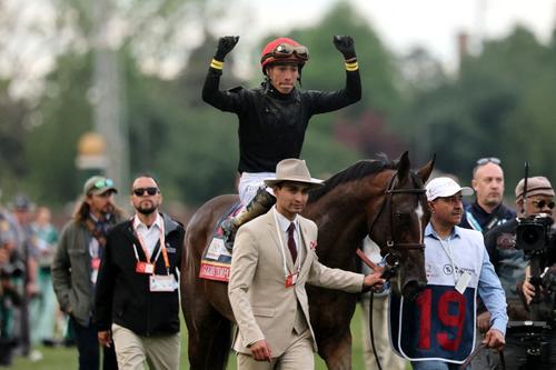 Guatemalteco José Hernández brilla en el Derby de Kentucky 3