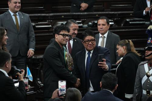 Mart&iacute;nez fue condecorado en grado de Caballero tras ganar el t&iacute;tulo interino Consejo Mundial de Boxeo. (Foto: Wilder L&oacute;pez)