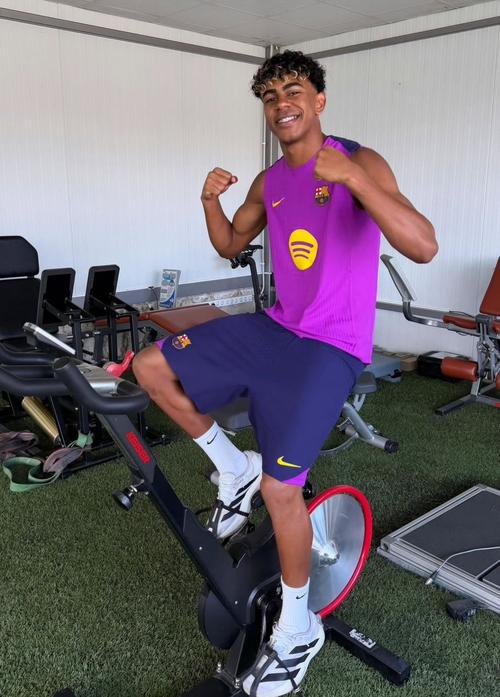 El 10 cul&eacute; hizo trabajo especifico en las instalaciones del club. (Foto: Instagram)