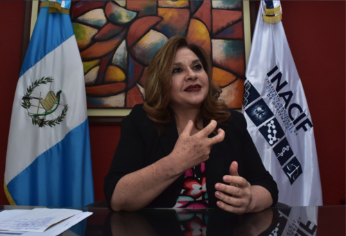 La directora del Inacif, Ingrid Romero Escrib&aacute;, detalla los avances en la ampliaci&oacute;n de cobertura y servicios forenses en el pa&iacute;s. (Foto: Estuardo Paredes/Colaboraci&oacute;n)
