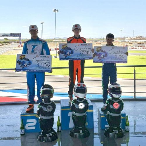 El joven piloto, Fernando Wyler Jr., primero a la izquierda, demostr&oacute; todo su talento en la Tillotson T4 Americas Cup 2026. (Foto: PSLMX)