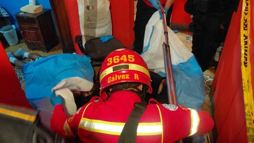Una mujer y dos hombres terminaron sin vida tras ataque armado. (Foto: Bomberos Municipales)