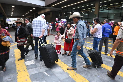 Se te recomienda asegurarte de no tener Arraigo para planificar tus viajes. (Foto. Archivo)