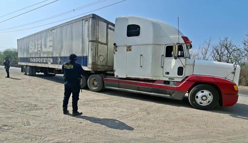El tr&aacute;iler hab&iacute;a sido robado momentos antes en el kil&oacute;metro 25 de la ruta al Atl&aacute;ntico. (Foto: PNC)
