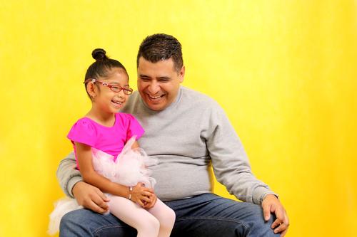 Pap&aacute; y mam&aacute; ense&ntilde;an con el ejemplo todos los d&iacute;as. (Foto: Shutterstock)