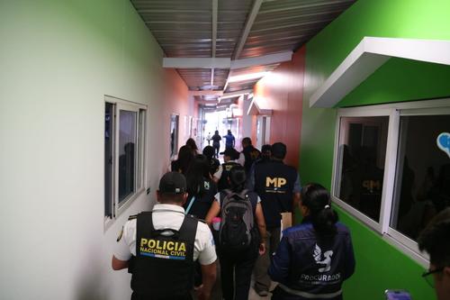 Las autoridades realizan diligencias en distintos centros educativos del pa&iacute;s. (Foto: MP)