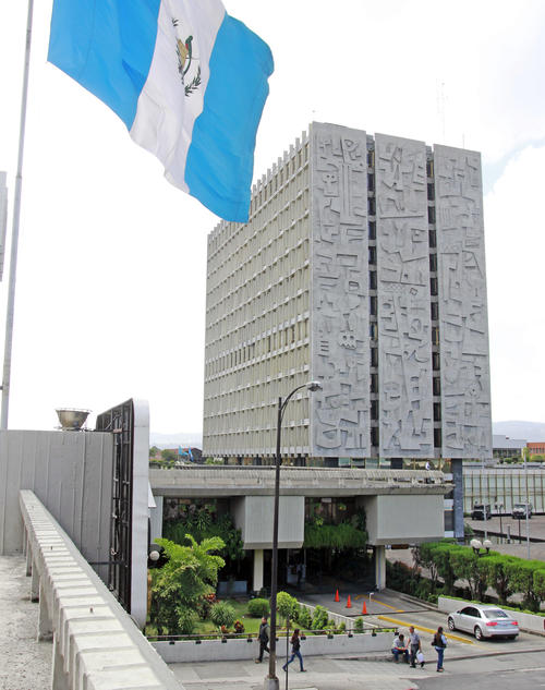 El Banco de Guatemala prev&eacute; que las remesas aumenten este mes por la celebraci&oacute;n del D&iacute;a de la Madre. (Foto: Nuestro Diario)
