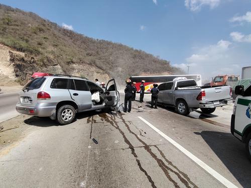 Los cuerpos de Bomberos Municipales departamentales brindaron apoyo t&eacute;cnico y log&iacute;stico tras el llamado de los param&eacute;dicos del casco negro. (Foto: ASONBOMD)