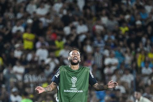 Neymar sufri&oacute; una grave lesi&oacute;n de rodilla.
