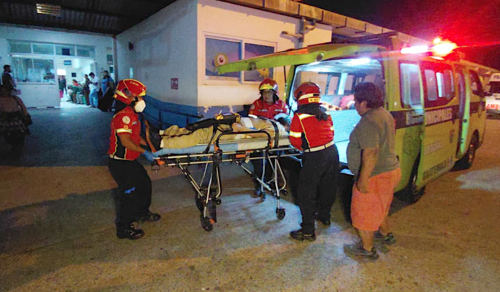 Bomberos Municipales lo estabilizaron y trasladaron al Hospital Roosevelt. (Foto: CMB)