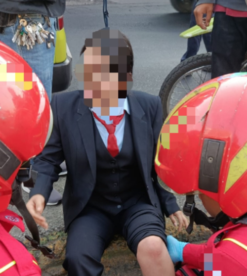 La estudiante fue trasladada con sirena abierta al hospital. (Foto: PMT)