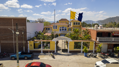 La municipalidad se ubica en el coraz&oacute;n del municipio. (Foto: Cortes&iacute;a Municipalidad de San Rafael Las Flores)
