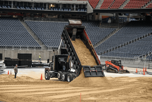 El NRG Stadium est&aacute; reacondicionando su terreno de juego, habitualmente sint&eacute;tico y dividido por yardas.