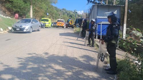 Las fuerzas de seguridad resguardaron el centro carcelario en donde se logr&oacute; retomar el control tras casi cinco horas de disturbios. (Foto: Jos&eacute; Luis Pos/Colaborador)