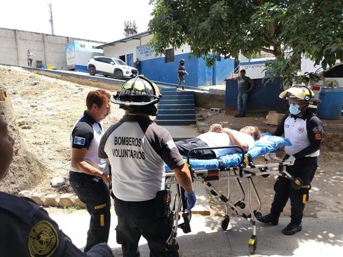 Mujeres resultaron con intoxicaci&oacute;n durante el mot&iacute;n. (Foto: Bomberos Voluntarios)