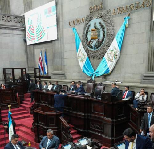Diputados presentaron nueve enmiendas adicionales que no hab&iacute;an sido discutidas en la Comisi&oacute;n de Econom&iacute;a (Foto: Archivo/Soy502) 