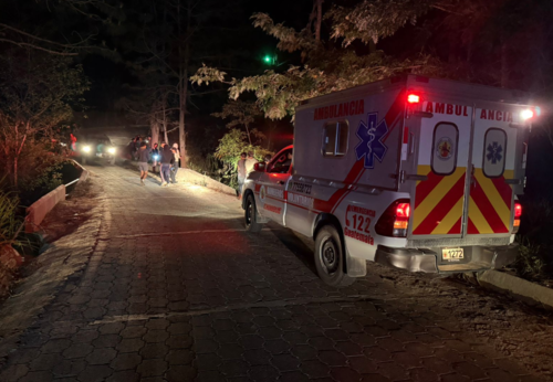 Las v&iacute;ctimas fueron trasladadas a un centro asistencial. (Foto: CVB)