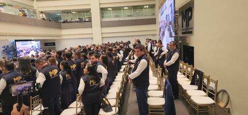 P&uacute;blico asistente al acto de rendici&oacute;n de cuentas de la fiscal general y jefa del MP, Consuelo Porras. (Foto: Jorge Sent&eacute;/Colaboraci&oacute;n)