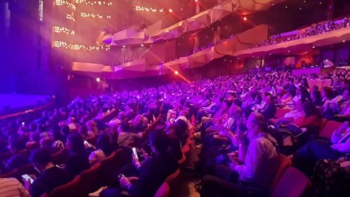 El Centro Cultural Miguel &Aacute;ngel Asturias se llen&oacute; con los fans de "El Puma". (Foto: Archivo/Soy502)