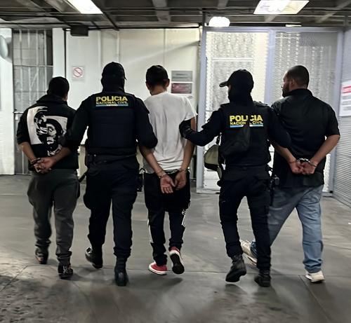 Los se&ntilde;alados fueron puestos a disposici&oacute;n de la ley. (Foto: PNC)