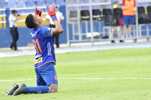 Agradeci&oacute; a Dios por su debut profesional. (Foto: Archivo)
