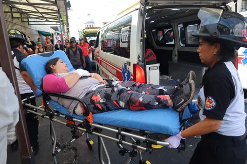 La mujer herida fue identificada como: Iris Mariela Garc&iacute;a de P&eacute;rez. (Foto: Bomberos Voluntarios)