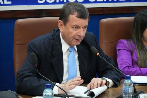 El sistema utilizar&iacute;a tecnolog&iacute;a &ldquo;Cell Broadcast&rdquo; para enviar alertas masivas, indic&oacute; el superintendente de telecomunicaciones, Herbert Rubio, durante la citaci&oacute;n. (Foto: Wilder L&oacute;pez/Soy502) 