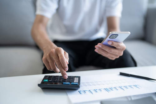 Pese a las limitaciones financieras, las peque&ntilde;as empresas mostraron m&aacute;s responsabilidad en la disciplina de pago de cr&eacute;ditos productivos. (Foto: Canva/Soy502)