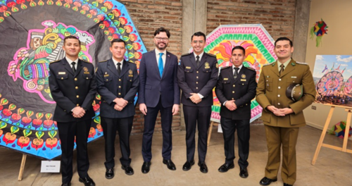 R&eacute;plicas de barriletes gigantes guatemaltecos forman parte de la muestra inaugurada en Santiago de Chile. (Foto: Minex)