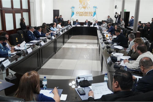 Jefes de bloque se encuentran en an&aacute;lisis de nuevas enmiendas presentadas a la propuesta. (Foto: Archivo/Soy502)