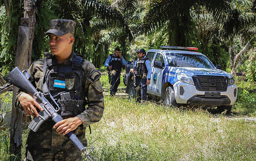 Cinco polic&iacute;as hondure&ntilde;os murieron tras ser recibidos a balazos durante un operativo el pasado jueves. (Foto: AFP)