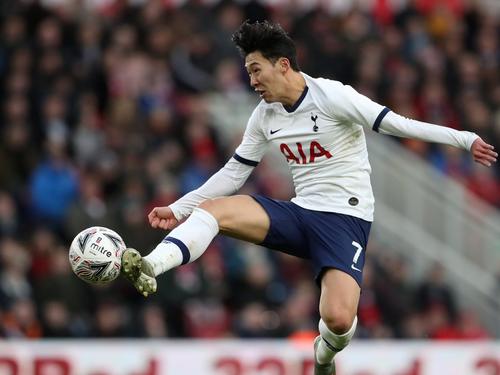 Ostenta el r&eacute;cord hist&oacute;rico de ser el m&aacute;ximo goleador asi&aacute;tico en los mundiales, con 3 tantos.