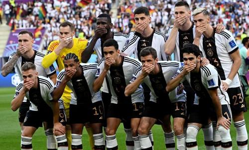 Tras ganar el Mundial de Brasil 2014, el equipo sufri&oacute; el llamado "maleficio del campe&oacute;n" y qued&oacute; eliminado en la fase de grupos en las siguientes dos ediciones.