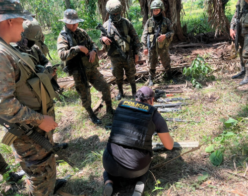 Las autoridades localizaron evidencia que fortalecer&aacute; las investigaciones en curso de este caso. (Foto: PNC)
