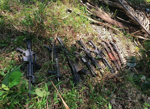 Al menos 12 fusiles fueron localizados en el lugar. (Foto: PNC)