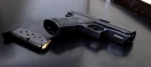 El arma que portaba "El Chato" fue incautada para fortalecer las investigaciones correspondientes. (Foto: PNC)